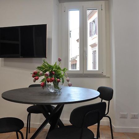 Casa Del Giglio Apartment โรม ภายนอก รูปภาพ