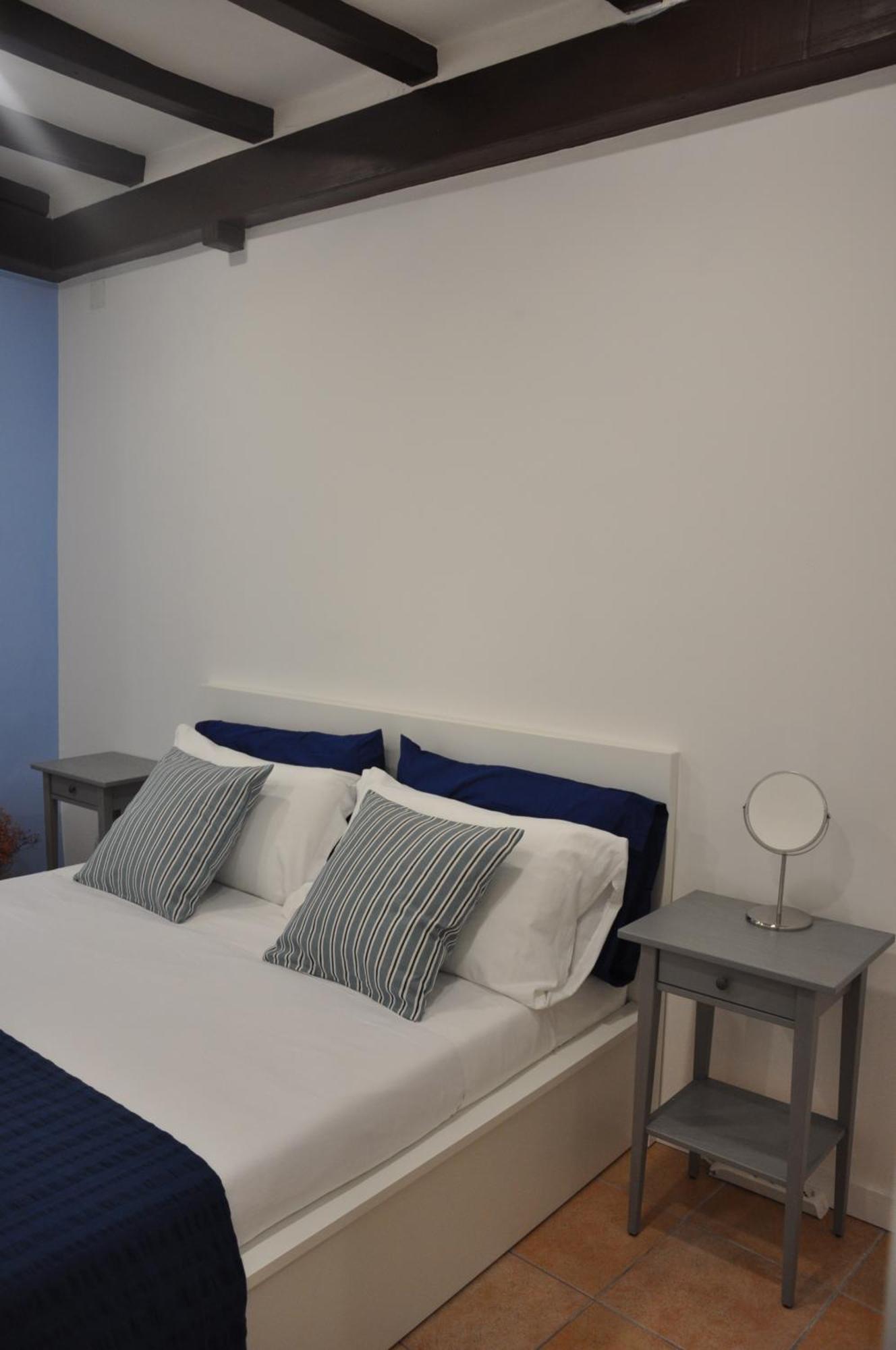 Casa Del Giglio Apartment โรม ภายนอก รูปภาพ